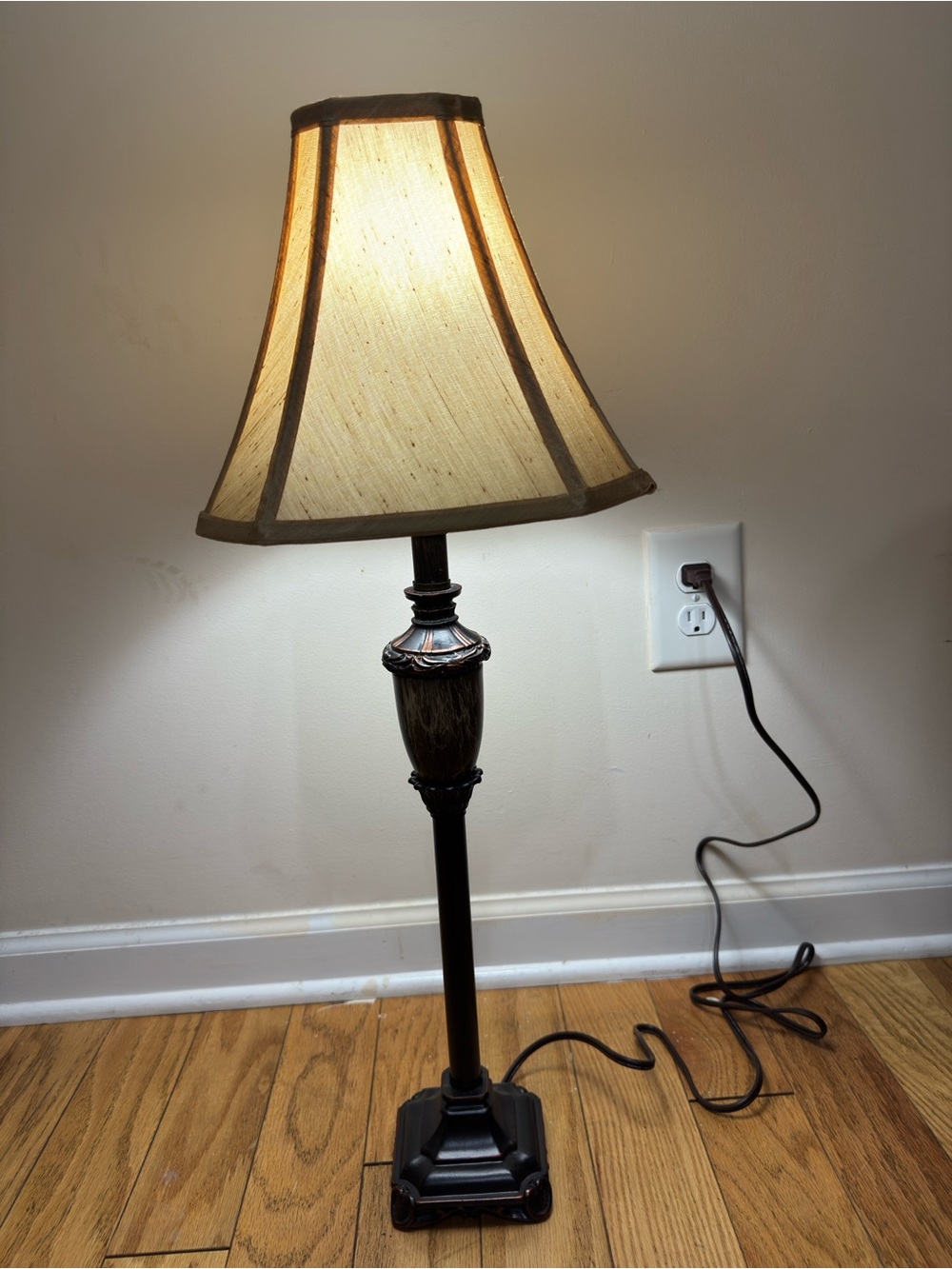Antique Vintage 28” Metal Table Lamp Decorative Buffet Lamp with Shade Base Rare